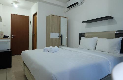 Jakarta Apartment | Studio near Bella Terra Mall at Tifolia Apartment By Travelio