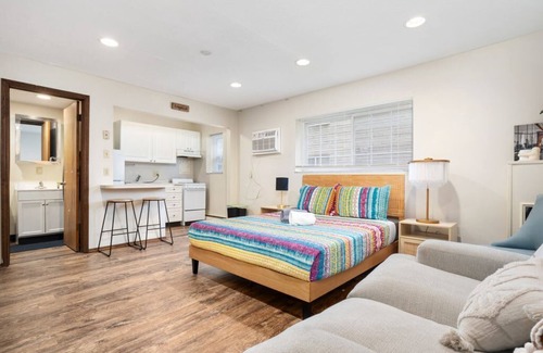 University District Apartment | Studio near High St S