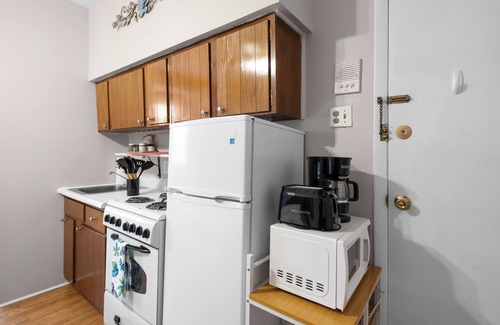 Gayborhood Apartment | Studio Near Historic Sites