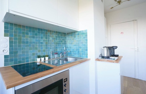 Saint-Maurice Pellevoisin Apartment | Studio near Lille with private parking