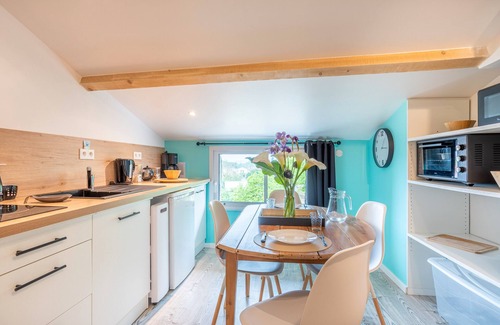 Oulmes Apartment | Studio 'Near Marais Poitevin' with Wi-Fi