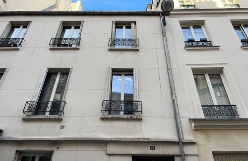 Quartier du Faubourg-Montmartre Apartment | Studio near the Palais Garnier