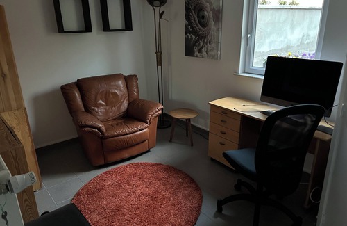 Hoeilaart Apartment | Studio next to train station near Brussels - in nature yet close to city center