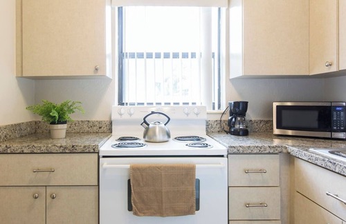 Santa Barbara Estates Apartment | Studio on Pompano Beach two blocks from the Ocean