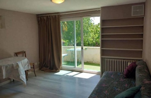 Mezy-sur-Seine Apartment | Studio on the banks of the Seine. All comforts.