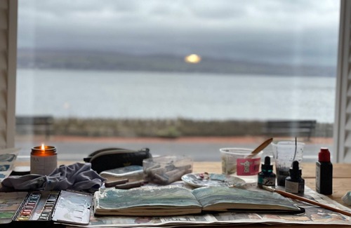Innellan Cottage | Studio on the Shore - coastal, stunning sea views, sleeps 2
