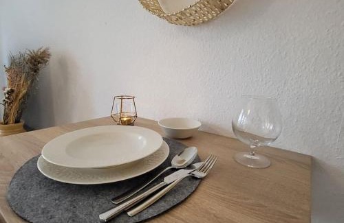Deizisau Apartment | Studio-Priv.Parkplatz-Balkon-Wlan-Netflix-SmartTV