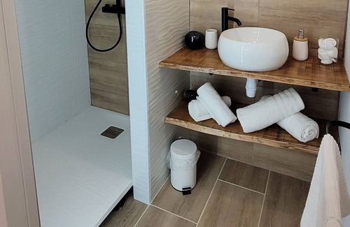 La Bassee Apartment | Studio Privatif Avec Spa, Espace Détente au Calme