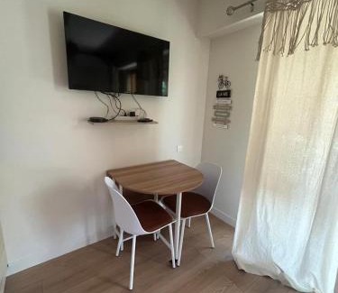 Cap-d'Antibes Apartment | Studio rénové à 100 mètres de la plage