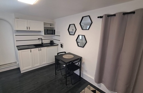 Tours Apartment | Studio Rénové Avec Jardin à Tours Nord à 3 min du Tram