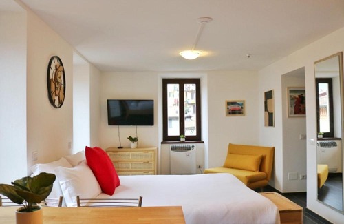 Argegno Apartment | Studio Red - by MyHomeInComo