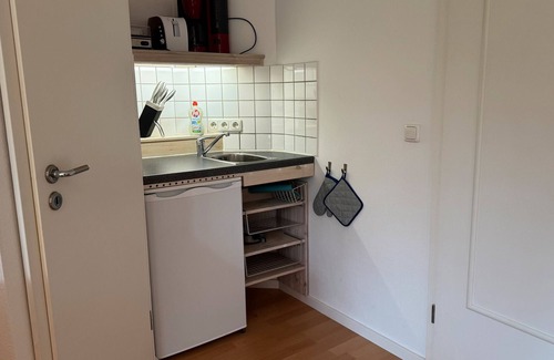 Starnberg Apartment | Studio 'Remke' with Private Terrace and Wi-Fi