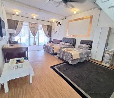 Batu Buruk House | Studio Room Bourgenvilla Jalan Budiman Batu Burok KTrg