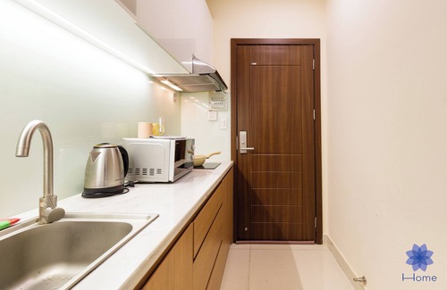 Tan Binh Apartment | Studio Room in Modern building with AC in vibrant HCM; 1.3km from TSN airport