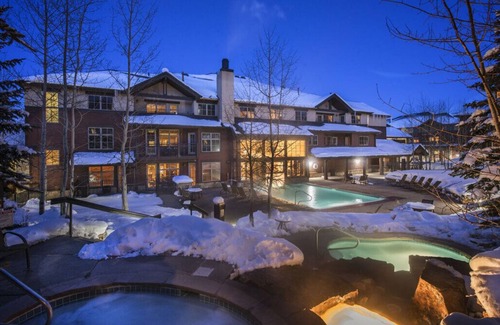 Peak 9 Apartment | Studio room, sleeps 4, near Breckenride Peak 9