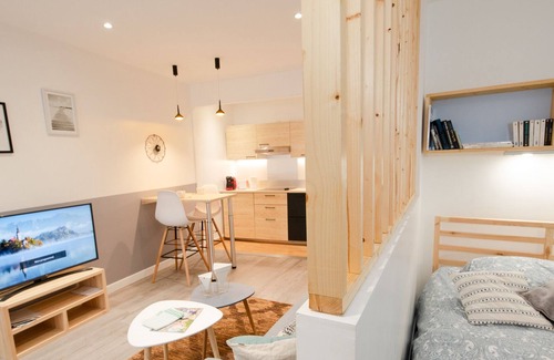 Issoire Apartment | Studio Roudadoux city center + parking