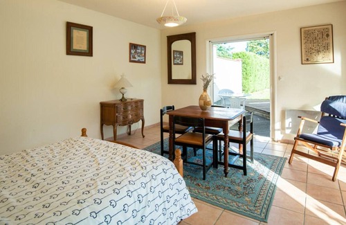 Savigneux Apartment | Studio Savigneux, studio flat, 2 persons