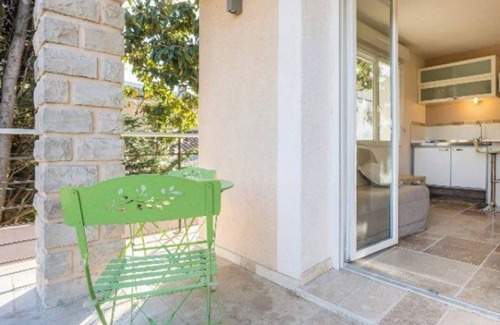 Couronne Urbaine Apartment | Studio Standing AIX centre-ville à PIEDS