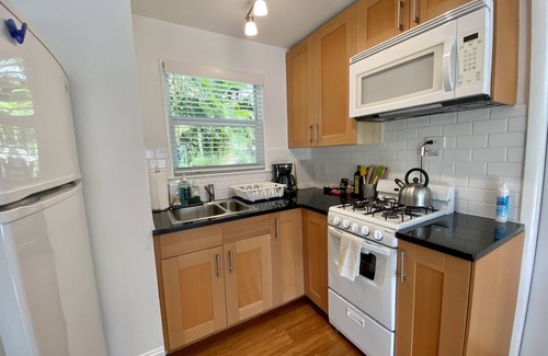 West Palm Beach Apartment | Studio steps from Intracoastal & downtown WPB with bikes