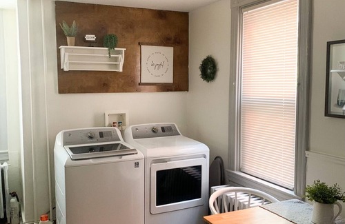 Lancaster House | Studio Style - open space No private bedroom Downtown Lancaster
