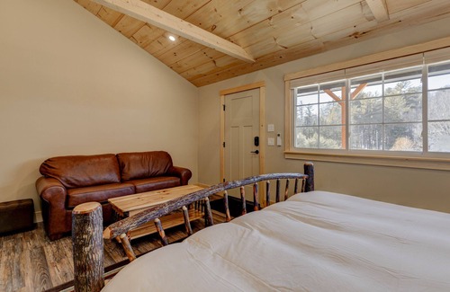 Sunapee Hotel | Studio Suite #9 at The Lodge | Minutes from Sunapee Harbor & Mount Sunapee