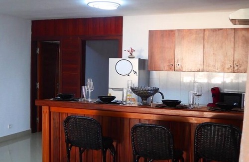 Libreville Apartment | Studio Sunset - Vue sur Mer/Pied dans l'eau