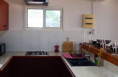 Libreville Apartment | Studio Sunset - Vue sur Mer/Pied dans l'eau
