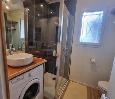 Saint-Pierre-de-Lages Apartment | Studio T1 paisible dans villa avec bassin naturel