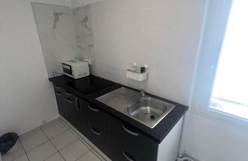1st Arrondissement Apartment | Studio Tapisvert St Charles Canebière Vieux port