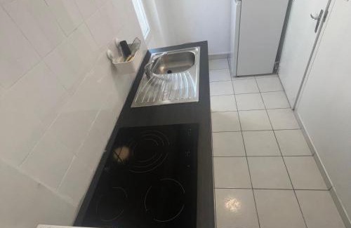 1st Arrondissement Apartment | Studio Tapisvert St Charles Canebière Vieux port