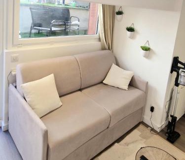 Cournon-dʼAuvergne Apartment | Studio terrasse