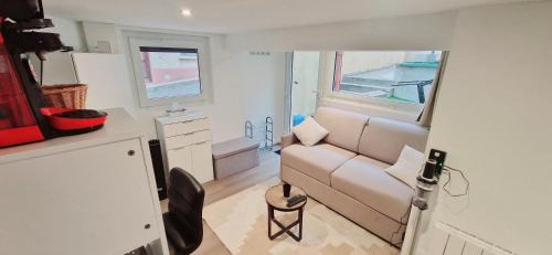 Cournon-dʼAuvergne Apartment | Studio terrasse