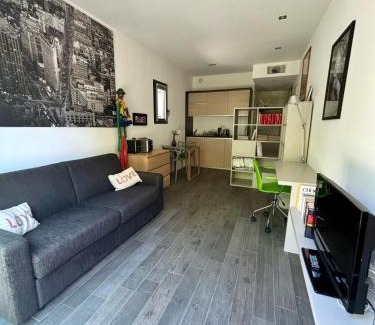 Sud Apartment | Studio Terrasse Privée Jardin Air conditionné