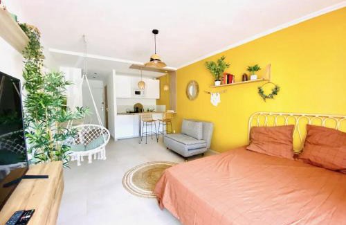 Costieres Apartment | Studio Terrasse & Parking gratuit en residence