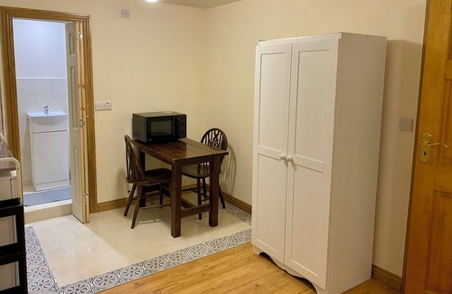 Letterkenny Apartment | Studio Unit for two in Ireland’s stunning Northwest.