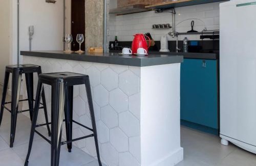 Vila Buarque Apartment | Studio varanda aconchegante e Ar. cond. V. Buarque