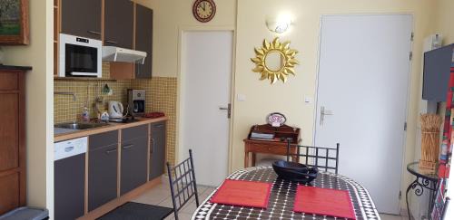 Saint-Gely-du-Fesc Apartment | Studio Villa Les Canas