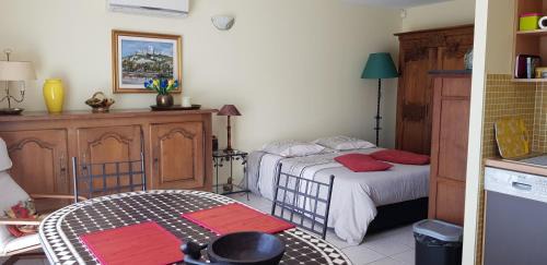 Saint-Gely-du-Fesc Apartment | Studio Villa Les Canas