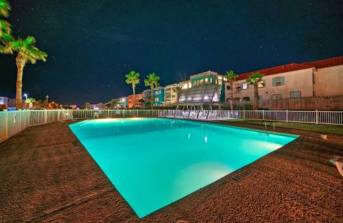 Port Aransas House | Studio w Balcony Pools Direct Beach Access Seaside Blessing by AvantStay
