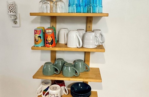 Arcadia Apartment | Studio w/Kitchen & Hi-Speed WiFi in Beverly Hills Close to Hospitals for work!