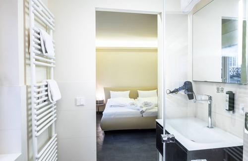Heidelberg Apartment | Studio with a fully equipped kitchen and a modern bathroom