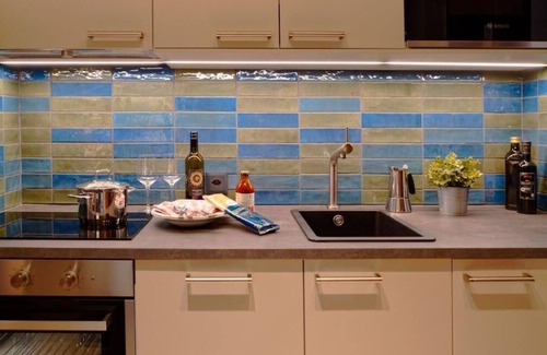 Vira Apartment | Studio with a view of the water