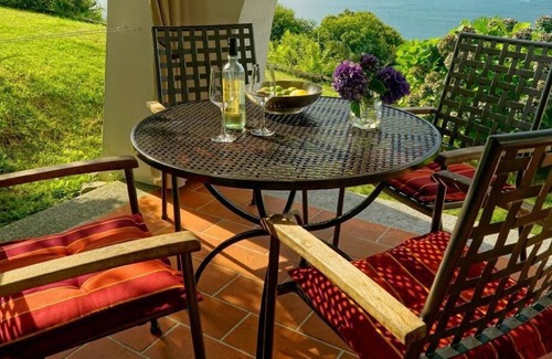 Vira Apartment | Studio with a view of the water