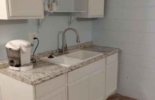 Siesta Key Apartment | Studio with AC in Siesta Key close to everything!