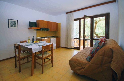 Malcesine Apartment | Studio with balcony, WiFi and pool