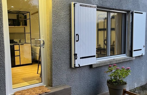 Labastide-de-Virac Apartment | Studio with heated pool near the Gorges de l'Ardèche