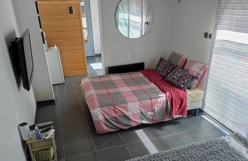 Roissy-en-France House | Studio with garden at ROISSY CDG