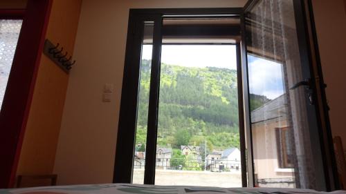 Barjac House | Studios Gîtes Chambres Au Pont de la Ginéze