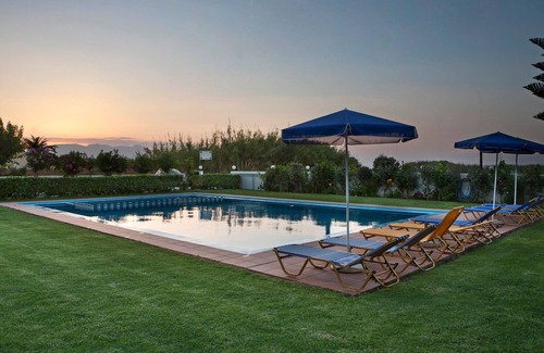 Pyrgos Psilonerou Hotel | Studios Kydonia