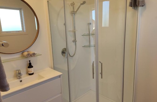 Wairoa Hotel | Studios On Carroll - ex Ferry Hotel